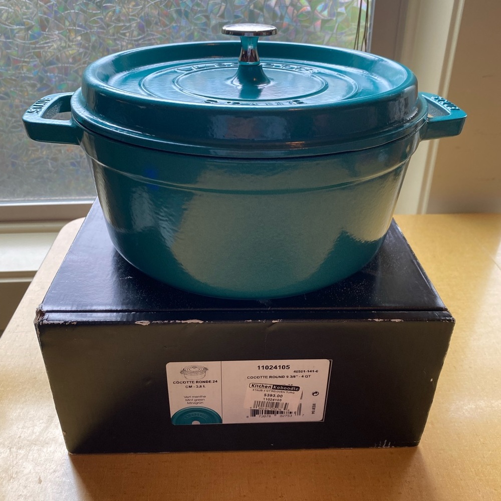 Staub Enameled Cast Iron Round Dutch Oven *Rare Teal Color* - Picture 4 of 5